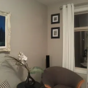 https://pinnacle-inn-suites-aspen.calgaryhotelsearch.com